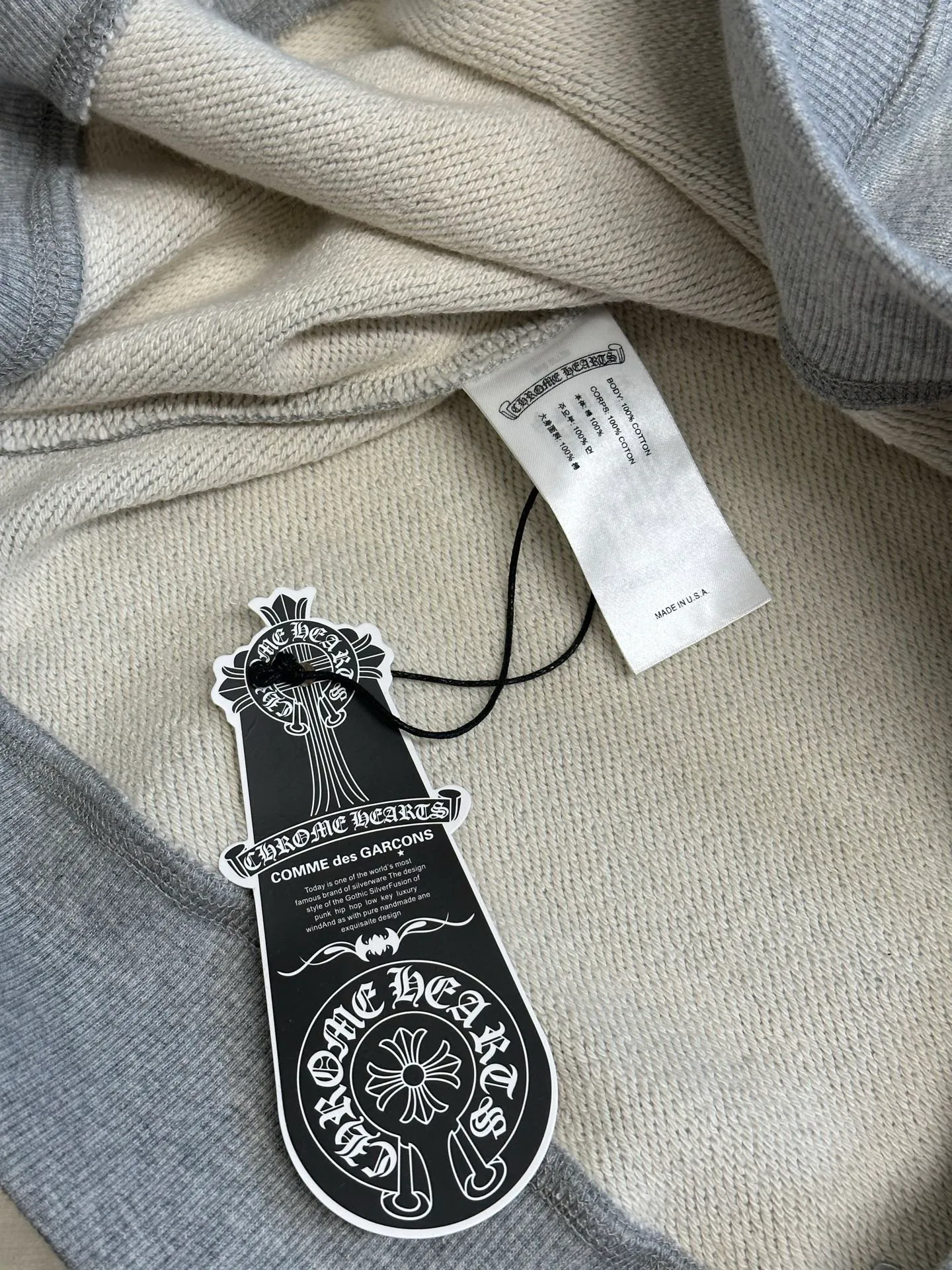 P410 Chrome Hearts Logo Round Neck Sweatshirt Made of custom-made heavy fortress intertwined air cotton fabric, Chrome Hearts cross patch embroidery decoration on the chest, becoming the ultimate interpretation of dark Gothic style. CH Gothic font is the finishing touch on the back panel. The logo iron plate sways slightly with the swing of the body, adding a sense of movement and vitality.  Using imported machine appliqué embroidery technology, advanced computer control systems and precision mechanical components are used to achieve the Chrome Hearts logo appliqué operation, presenting an embroidery effect with both clarity and three-dimensionality.  size：s m l xl